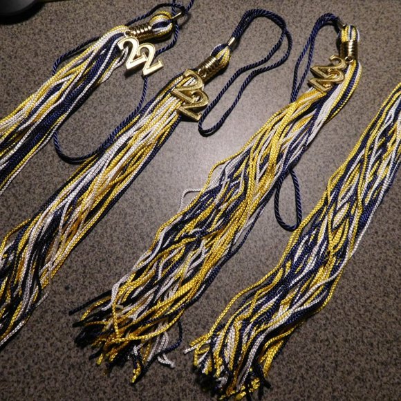 2022 MOTAR BOARD TASSLE GRADUATION NAVY BLUE WHITE YELLOW TASSEL TASSLE JOSTENS - Picture 1 of 3